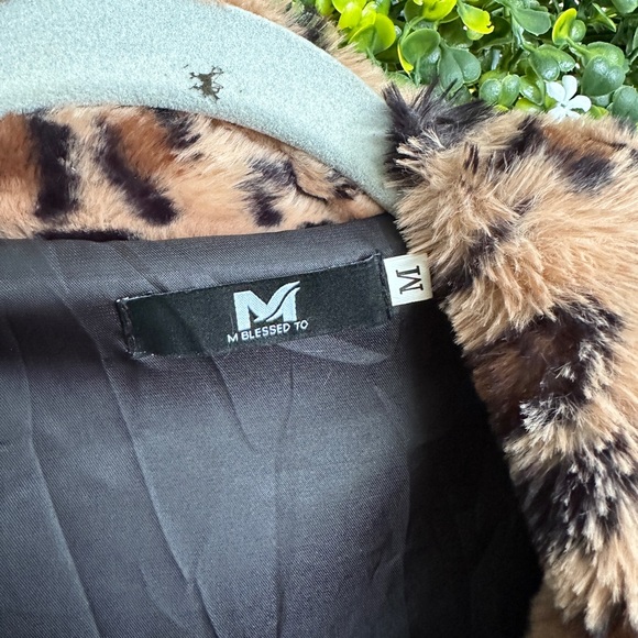 Leopard faux fur coat size Med - Picture 4 of 5